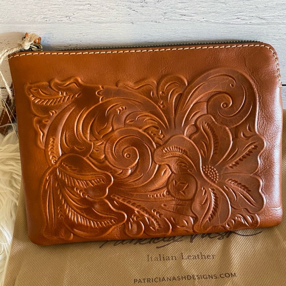 Patricia Nash Clutch Natural NWT - Picture 2 of 5